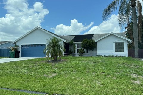 Villa ou maison à vendre à Port St. Lucie, Floride: 3 chambres, 153.94 m2 № 1119359 - photo 1