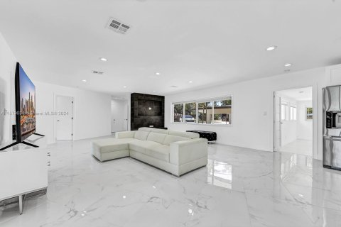 Casa en venta en Wilton Manors, Florida, 3 dormitorios, 161 m2 № 1153879 - foto 9