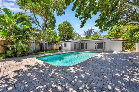 House in Wilton Manors, Florida 3 bedrooms, 161 sq.m. № 1153879 - photo 28