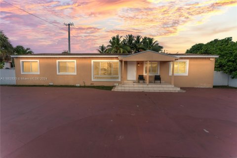 Villa ou maison à vendre à Hialeah, Floride: 4 chambres, 146.32 m2 № 1370817 - photo 20