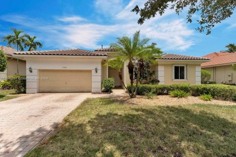 Casa en venta en Pembroke Pines, Florida, 4 dormitorios, 251.02 m2 № 1325760 - foto 1