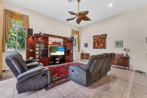 Villa ou maison à vendre à Pembroke Pines, Floride: 4 chambres, 251.02 m2 № 1325760 - photo 28