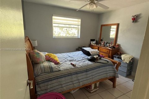 Condo in Hialeah, Florida, 2 bedrooms  № 935930 - photo 5