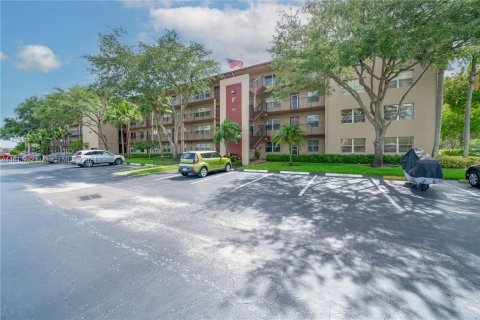 Condominio en venta en Pembroke Pines, Florida, 1 dormitorio, 88.91 m2 № 1235015 - foto 1