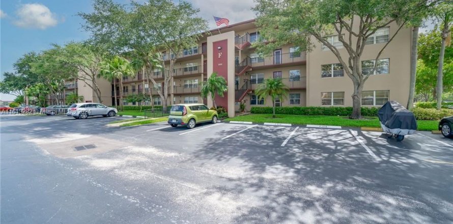 Condominio en Pembroke Pines, Florida, 1 dormitorio  № 1235015