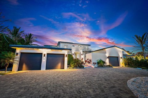 Casa en venta en Jupiter Inlet Colony, Florida, 4 dormitorios, 578.5 m2 № 932269 - foto 11