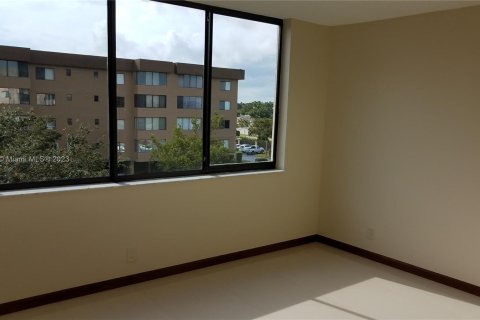 Condominio en venta en North Lauderdale, Florida, 2 dormitorios, 125.42 m2 № 855388 - foto 26