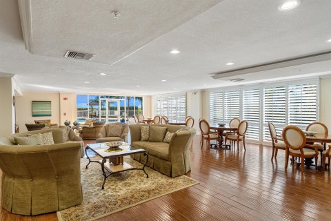 Condominio en venta en Hutchinson Island South, Florida, 3 dormitorios, 236.06 m2 № 714339 - foto 9