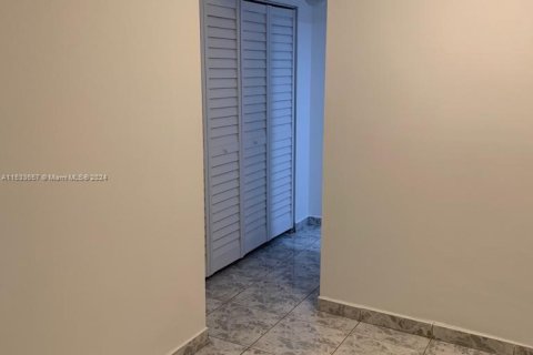 Condominio en venta en Miami Beach, Florida, 2 dormitorios, 101.45 m2 № 1009177 - foto 4