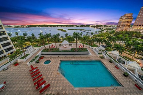 Copropriété à vendre à West Palm Beach, Floride: 3 chambres, 373.28 m2 № 805013 - photo 9