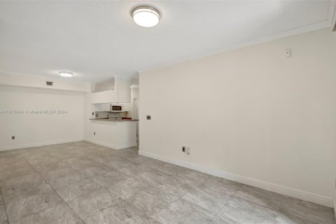 Copropriété à vendre à Sunny Isles Beach, Floride: 2 chambres, 95.13 m2 № 1281953 - photo 13