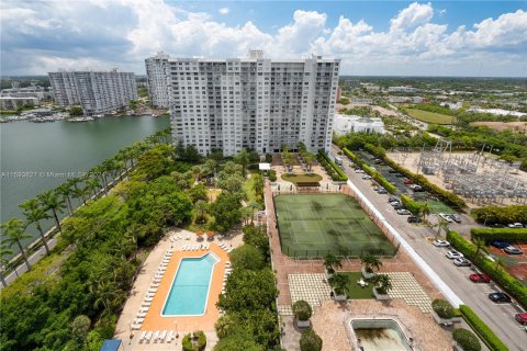 Copropriété à vendre à Aventura, Floride: 1 chambre, 99.03 m2 № 1186148 - photo 21