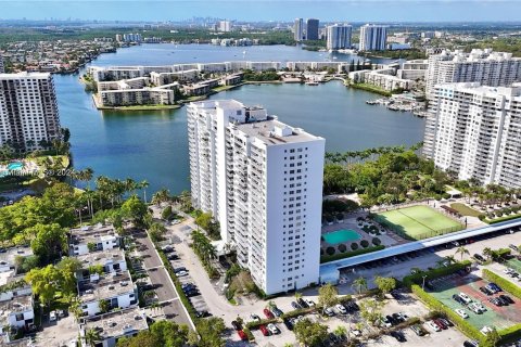 Condo in Aventura, Florida, 1 bedroom  № 1186148 - photo 25