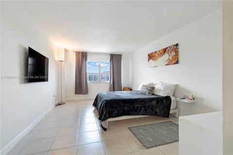 Condo in Aventura, Florida, 1 bedroom  № 1186148 - photo 15