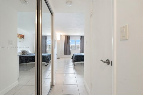 Condominio en venta en Aventura, Florida, 1 dormitorio, 99.03 m2 № 1186148 - foto 14