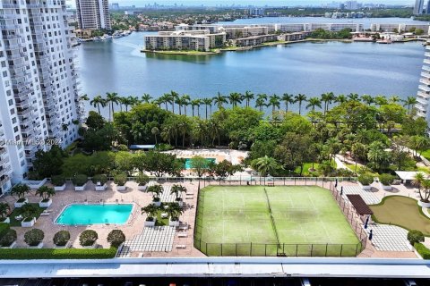 Condo in Aventura, Florida, 1 bedroom  № 1186148 - photo 23