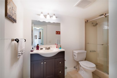 Condo in Aventura, Florida, 1 bedroom  № 1186148 - photo 17