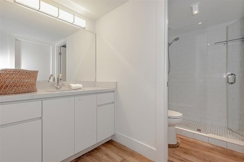 Condo in Miami Beach, Florida, 1 bedroom  № 23853 - photo 7