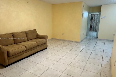 Condominio en venta en Miami Gardens, Florida, 1 dormitorio, 64.2 m2 № 1306200 - foto 25