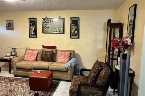 Condominio en venta en Miami Gardens, Florida, 1 dormitorio, 64.2 m2 № 1306200 - foto 5