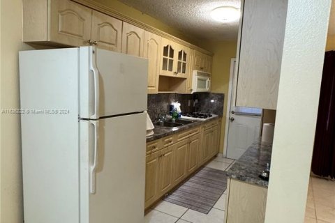 Condo in Miami Gardens, Florida, 1 bedroom  № 1306200 - photo 24