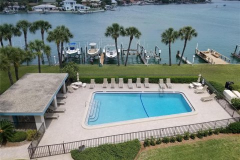 Condo in Treasure Island, Florida, 2 bedrooms  № 1370221 - photo 2