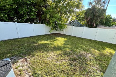 Propiedad comercial en venta en Port Richey, Florida, 4 dormitorios, 289.11 m2 № 1370286 - foto 28