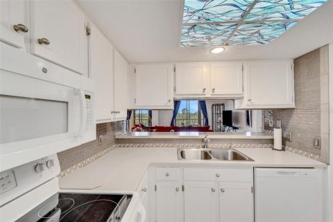 Condo in Punta Gorda, Florida, 2 bedrooms  № 1343899 - photo 24