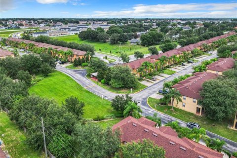 Townhouse in Davenport, Florida 4 bedrooms, 138.61 sq.m. № 1349403 - photo 30