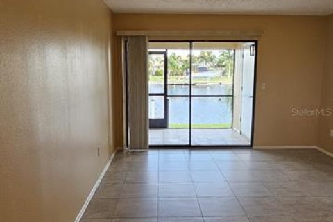 Condo in Punta Gorda, Florida, 2 bedrooms  № 1341116 - photo 9