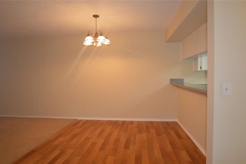 Condominio en alquiler en New Port Richey, Florida, 2 dormitorios, 93.65 m2 № 1341118 - foto 7