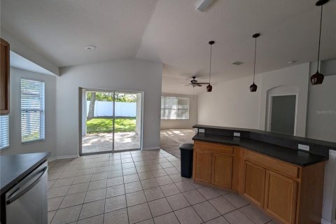 Villa ou maison à louer à Odessa, Floride: 3 chambres, 159.98 m2 № 1341117 - photo 5