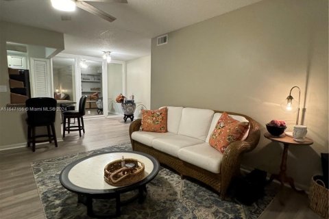 Condo in Boca Raton, Florida, 2 bedrooms  № 1351587 - photo 1