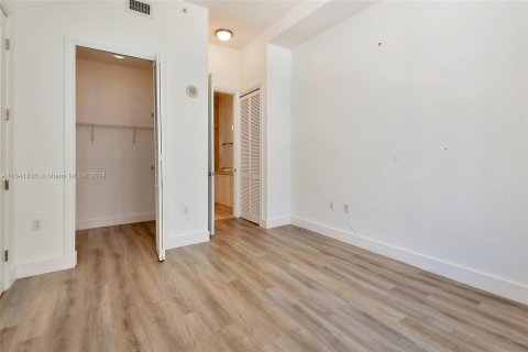 Condo in Coral Gables, Florida, 1 bedroom  № 1321560 - photo 15