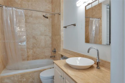 Condominio en venta en Coral Gables, Florida, 1 dormitorio, 64.75 m2 № 1321560 - foto 12