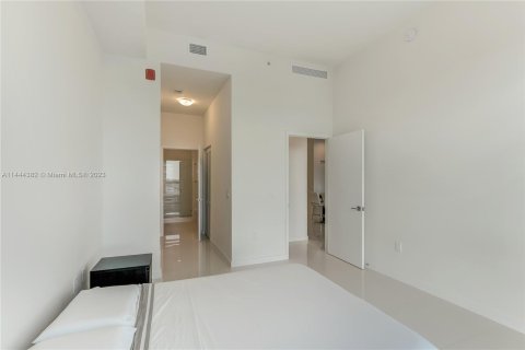 Condo in Doral, Florida, 3 bedrooms  № 691590 - photo 14