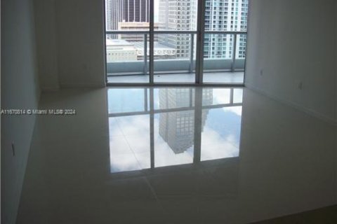 Condo in Miami, Florida, 1 bedroom  № 1389972 - photo 2