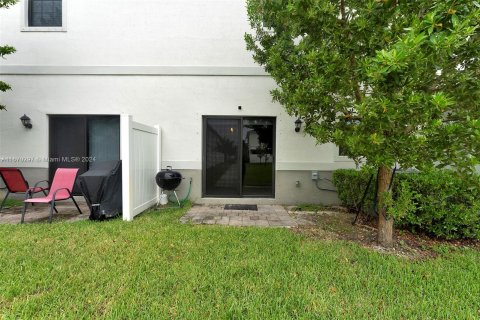 Townhouse in Florida City, Florida 3 bedrooms, 131.74 sq.m. № 1389924 - photo 29