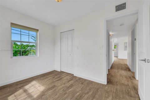 Villa ou maison à vendre à Miami, Floride: 4 chambres, 98.29 m2 № 1387733 - photo 22