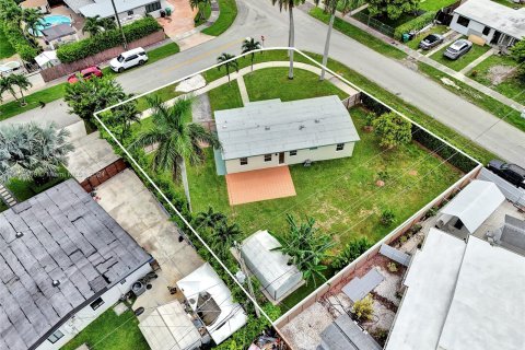 Villa ou maison à vendre à Miami, Floride: 4 chambres, 98.29 m2 № 1387733 - photo 29