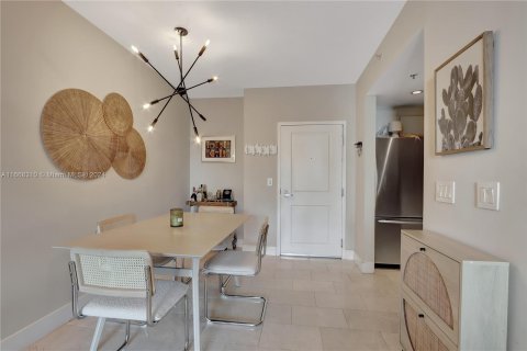 Condo in Miami, Florida, 2 bedrooms  № 1387737 - photo 6