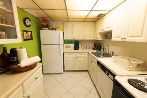 Condominio en venta en North Lauderdale, Florida, 2 dormitorios, 107.77 m2 № 1121259 - foto 10
