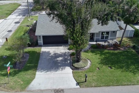 House in Tampa, Florida 3 bedrooms, 184.32 sq.m. № 1435769 - photo 4