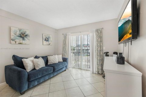 Copropriété à vendre à Hialeah, Floride: 2 chambres, 83.24 m2 № 696198 - photo 5