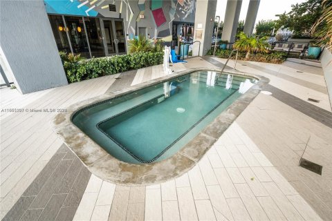 Condominio en venta en Miami, Florida, 1 dormitorio, 55.09 m2 № 1360264 - foto 23