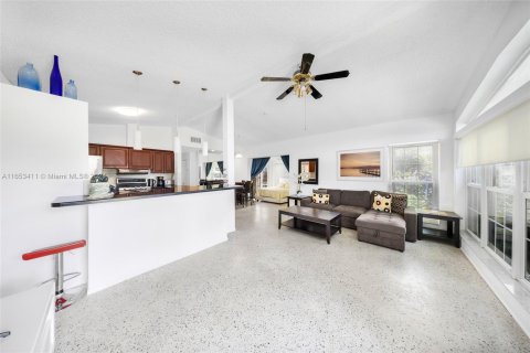 Villa ou maison à vendre à Hallandale Beach, Floride: 2 chambres, 118.54 m2 № 1360263 - photo 2