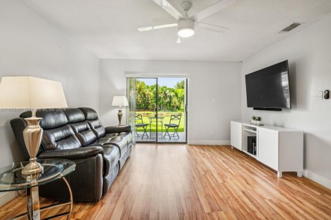 Copropriété à vendre à Coral Springs, Floride: 2 chambres, 103.49 m2 № 1360266 - photo 1