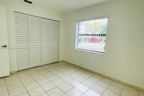 Copropriété à louer à Miami, Floride: 2 chambres, 79.52 m2 № 1348820 - photo 8