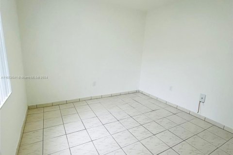 Condominio en alquiler en Miami, Florida, 2 dormitorios, 79.52 m2 № 1348820 - foto 9