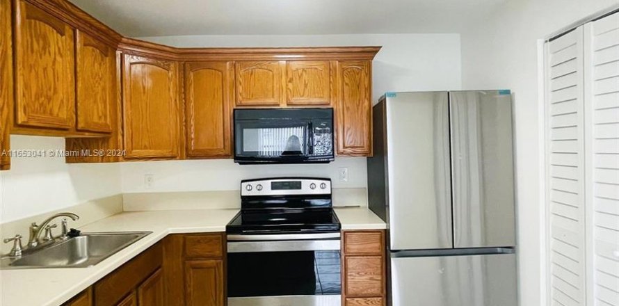 Condo in Miami, Florida, 2 bedrooms  № 1348820